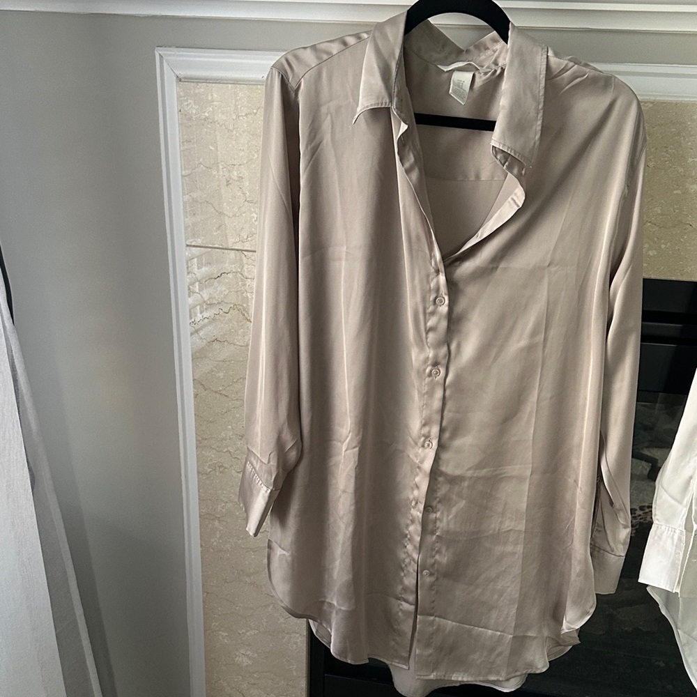 H&M Elegant Cream Button-Up Blouse